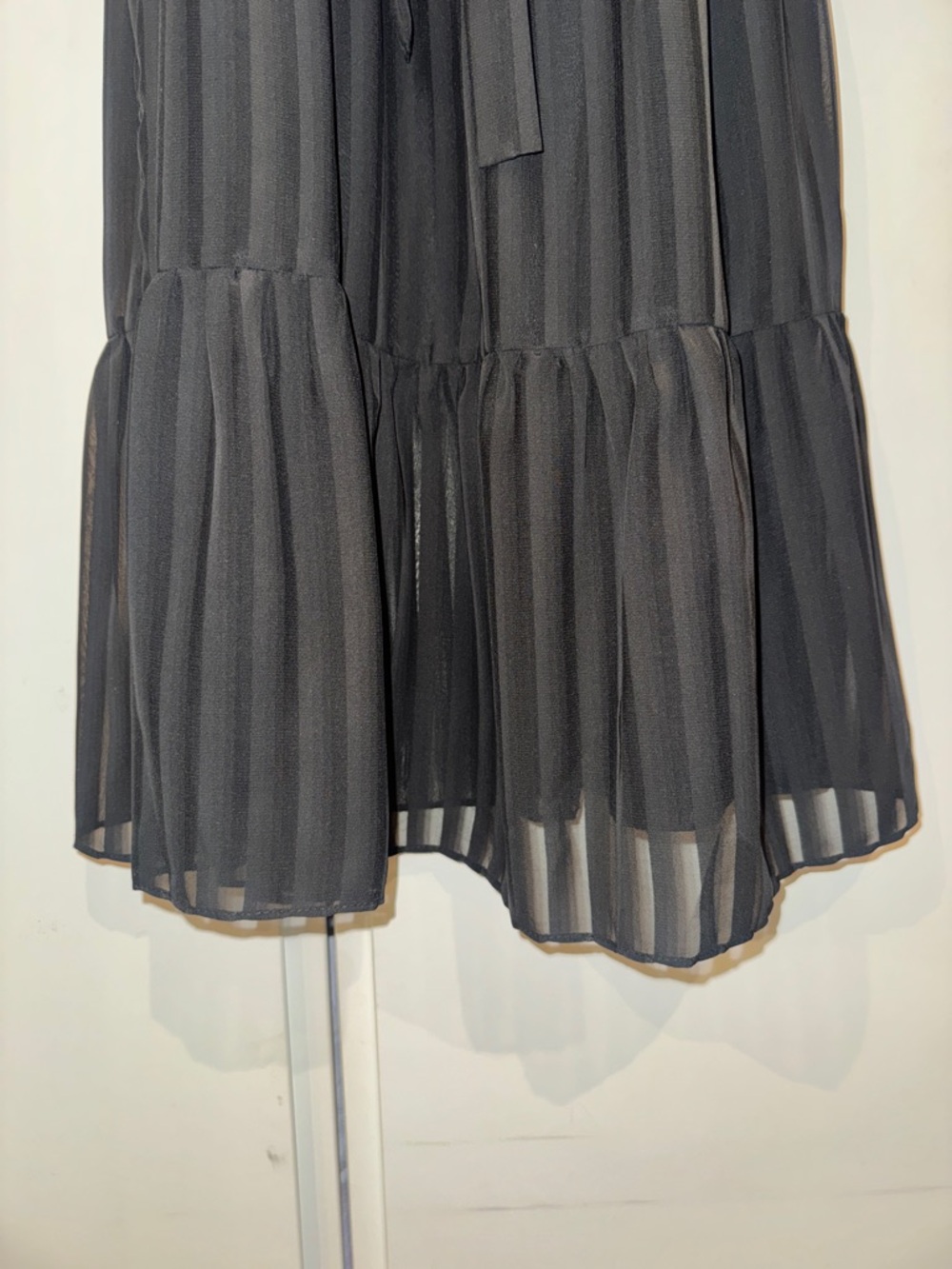 Black Tiered Long-Sleeve Shirt Dress with Waist Tie - Picture 5 of 10
